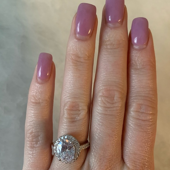 Cubic zirconia halo ring - Picture 2 of 3